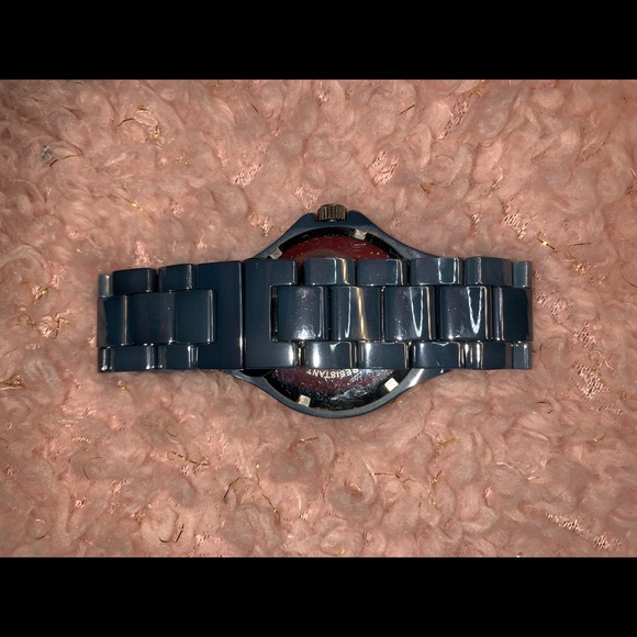 Watch - Picture 2 of 3